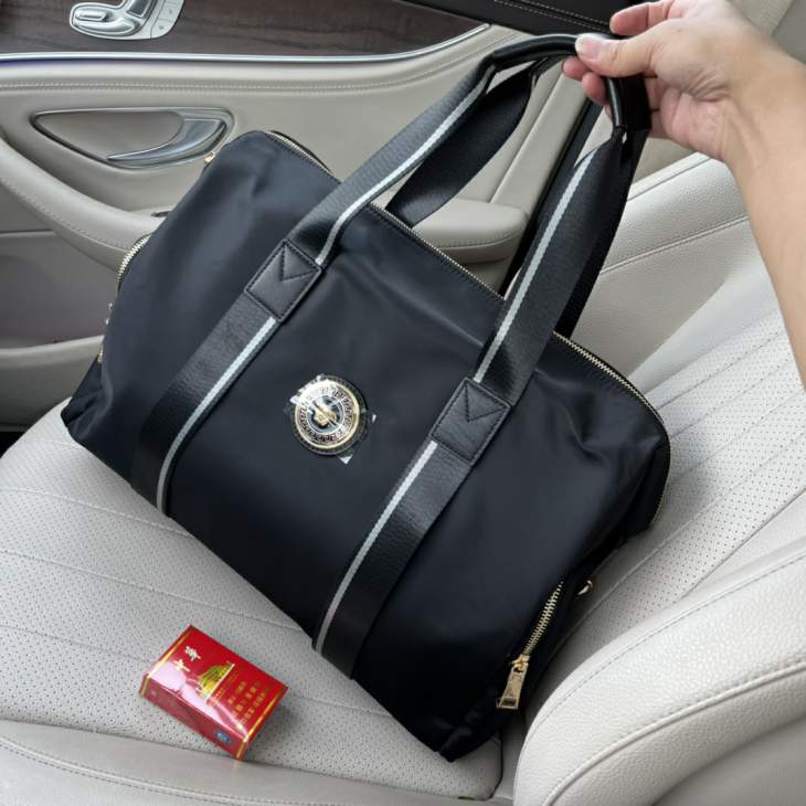 Picture of Versace Mens Bags _SKUfw242184459fw